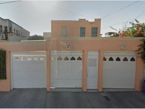Casa en remate en Jardines del Lago, Mexicali, Baja California