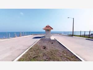 Terreno en venta en El Sendero Residencial, Alvarado, Veracruz de Ignacio de la Llave Terreno en venta en El Sendero Residencial, Alvarado, Veracruz de Ignacio de la Llave