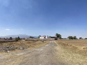 Terreno en venta en San Miguel Totocuitlapilco, Metepec, México