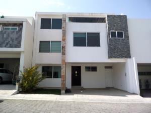 Casa en venta en Bosques de Granada, San Pedro Cholula, Puebla Casa en venta en Bosques de Granada, San Pedro Cholula, Puebla