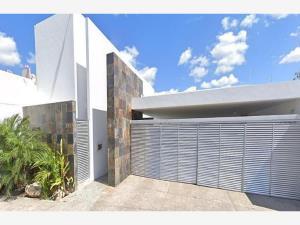 Casa en venta en Montebello, Mérida, Yucatán