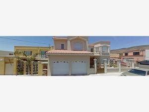Casa en venta en Valle Dorado, Ensenada, Baja California