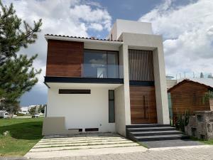 Casa en venta en Condado del Valle, Metepec, México