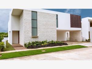 Casa en venta en Yucatán Country Club, Mérida, Yucatán