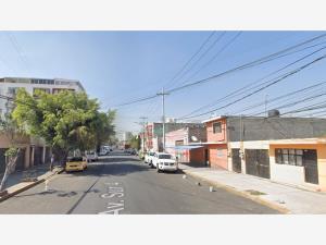 Casa en venta en Agrícola Pantitlán, Iztacalco, Ciudad de México