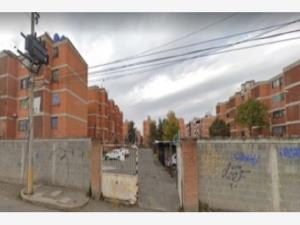 Departamento en remate en Hogares de Castera, Tultitlán, México