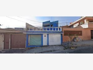 Casa en venta en Pedregal de San Mateo, Naucalpan de Juárez, México