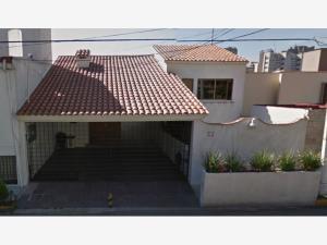 Casa en venta en Lomas Manuel Ávila Camacho, Naucalpan de Juárez, México