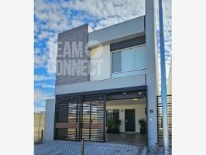 Casa en venta en Ciudad Apodaca Centro, Apodaca, Nuevo León Casa en venta en Ciudad Apodaca Centro, Apodaca, Nuevo León