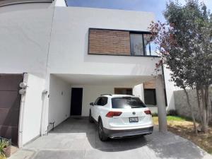 Casa en venta en Santiago Momoxpan, San Pedro Cholula, Puebla