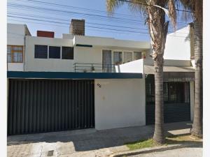 Casa en venta en Jardines de San Manuel, Puebla, Puebla