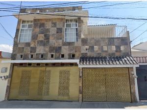Casa en venta en Jardines del Moral, León, Guanajuato