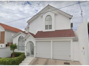 Casa en venta en Lomas la Salle, Chihuahua, Chihuahua