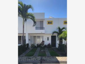 Casa en venta en Rincón del Cielo, Bahía de Banderas, Nayarit Casa en venta en Rincón del Cielo, Bahía de Banderas, Nayarit