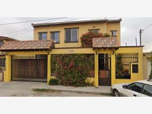 Casa en venta en Otay Constituyentes, Tijuana, Baja California