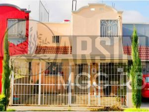 Casa en venta en El Paraíso, Tlajomulco de Zúñiga, Jalisco