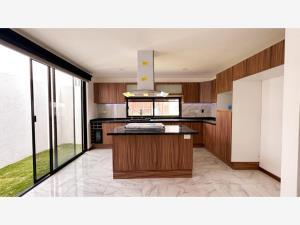 Casa en venta en Santa Barbara Almoloya, San Pedro Cholula, Puebla