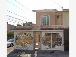 Casa en venta en Villas Del Nilo, Guadalajara, Jalisco