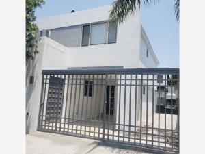 Casa en renta en Lomas de Cumbres, Monterrey, Nuevo León