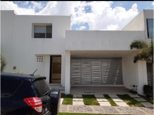 Casa en renta en Lomas de Angelópolis II, San Andrés Cholula, Puebla