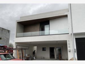 Casa en venta en Cumbres Platino, Monterrey, Nuevo León