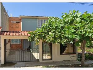 Casa en venta en Villas Universidad, Puerto Vallarta, Jalisco
