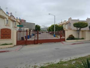 Casa en remate en Urbi Quinta del Cedro, Tijuana, Baja California