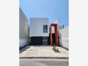 Casa en venta en Lomas de la Rioja, Alvarado, Veracruz de Ignacio de la Llave