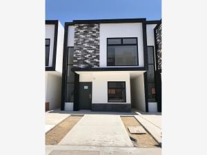 Casa en venta en El Pedregal, Tijuana, Baja California
