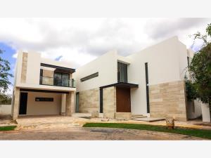 Casa en venta en Yucatán Country Club, Mérida, Yucatán