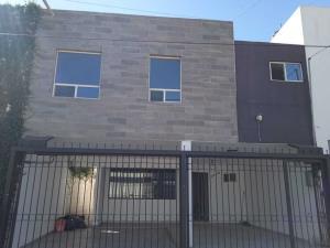 Casa en renta en Ampliación Valle del Mirador, San Pedro Garza García, Nuevo León