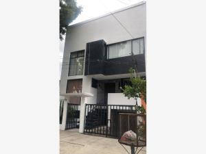 Casa en venta en Jardines de la Florida, Naucalpan de Juárez, México