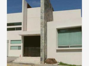 Casa en venta en San Bernardino Tlaxcalancingo, San Andrés Cholula, Puebla Casa en venta en San Bernardino Tlaxcalancingo, San Andrés Cholula, Puebla