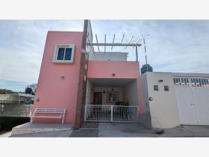 Casa en venta en San Isidro, Villa de Álvarez, Colima