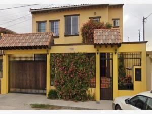 Casa en remate en Otay Constituyentes, Tijuana, Baja California