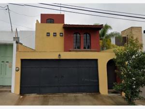 Casa en venta en La Loma, Morelia, Michoacán de Ocampo