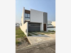 Casa en venta en Lomas de la Rioja, Alvarado, Veracruz de Ignacio de la Llave