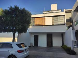 Casa en venta en Villas de Bernalejo, Irapuato, Guanajuato