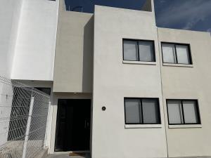 Casa en venta en Los Olvera, Corregidora, Querétaro