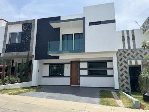 Casa en venta en Valle Imperial, Zapopan, Jalisco