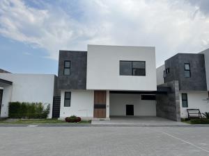 Casa en venta en Metepec Centro, Metepec, México