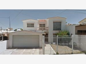 Casa en venta en Lomas la Salle, Chihuahua, Chihuahua