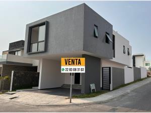 Casa en venta en Lomas de la Rioja, Alvarado, Veracruz de Ignacio de la Llave Casa en venta en Lomas de la Rioja, Alvarado, Veracruz de Ignacio de la Llave