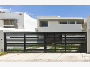 Casa en venta en Lomas Cuarta Sección, San Luis Potosí, San Luis Potosí