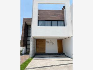 Casa en venta en Zona Cementos Atoyac, Puebla, Puebla