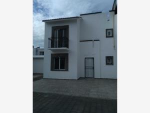 Casa en venta en Villas de Bernalejo, Irapuato, Guanajuato