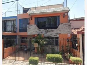 Casa en remate en Jardines del Rosario, Guadalajara, Jalisco