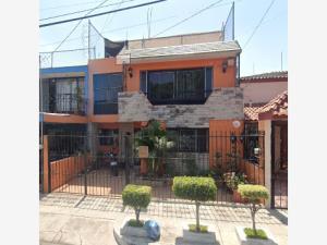 Casa en remate en Jardines del Rosario, Guadalajara, Jalisco