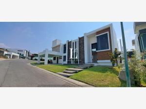 Casa en venta en Lomas de Cocoyoc, Atlatlahucan, Morelos