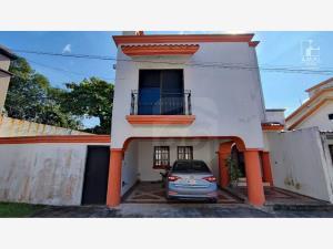 Casa en renta en Madeiras, Centro, Tabasco